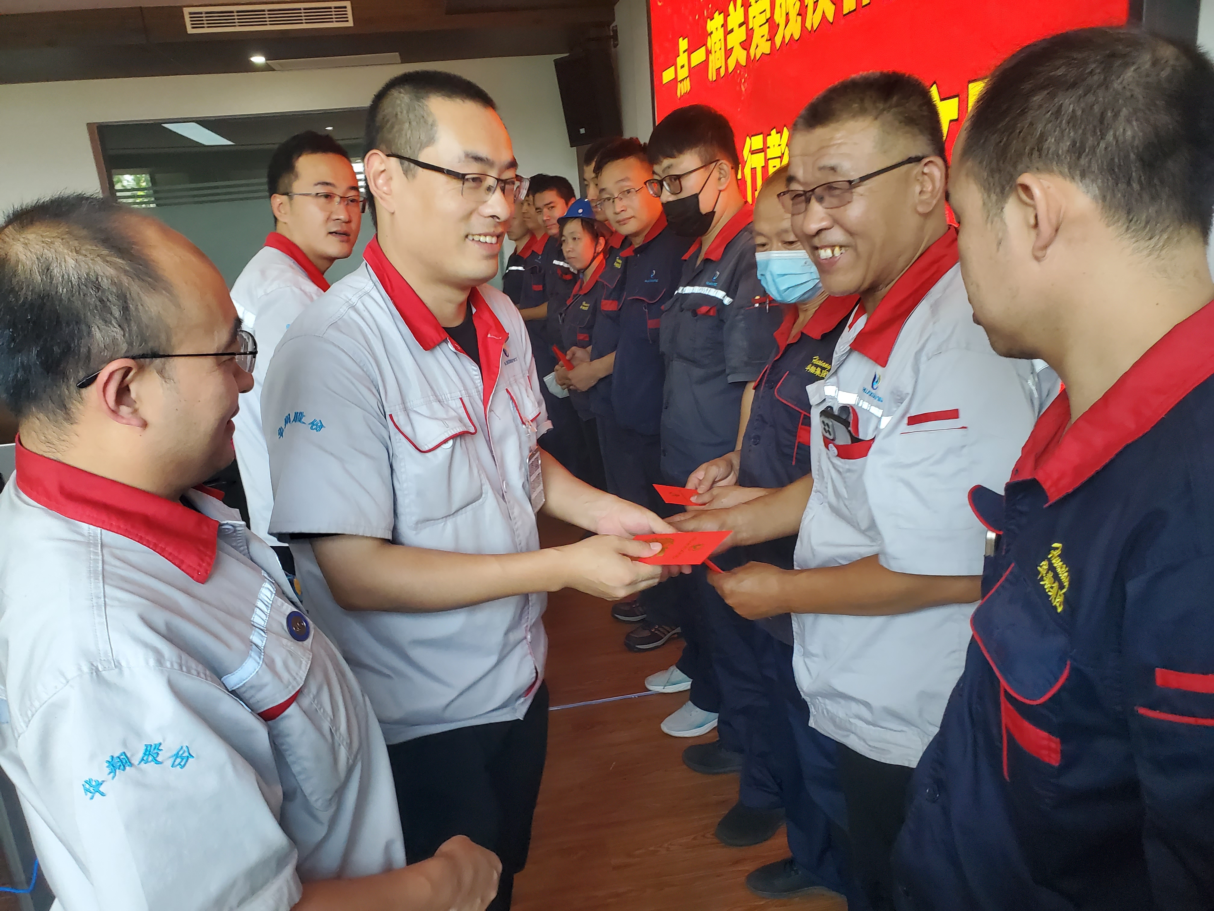 “扶殘助殘有你有我”，華翔很暖心！